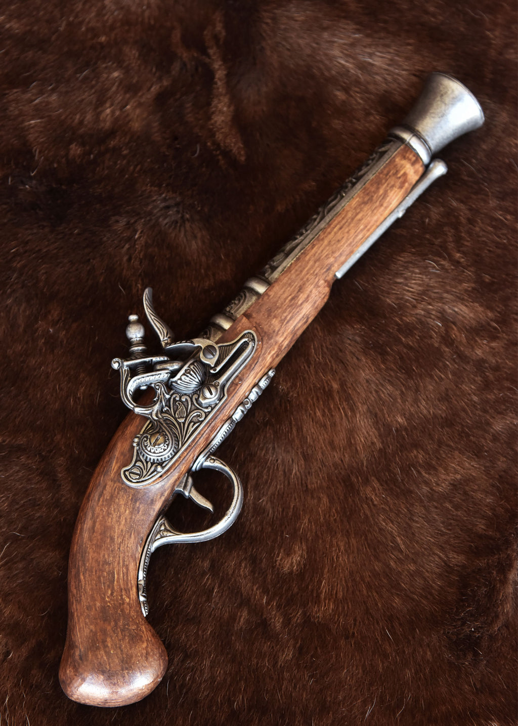Pistolet pirate à culasse argenté, 18e siècle - Pirates Wares