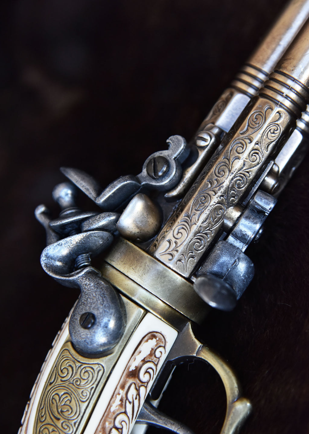 Pistolet pirate à trois canons laiton, 18e siècle Pirates Wares