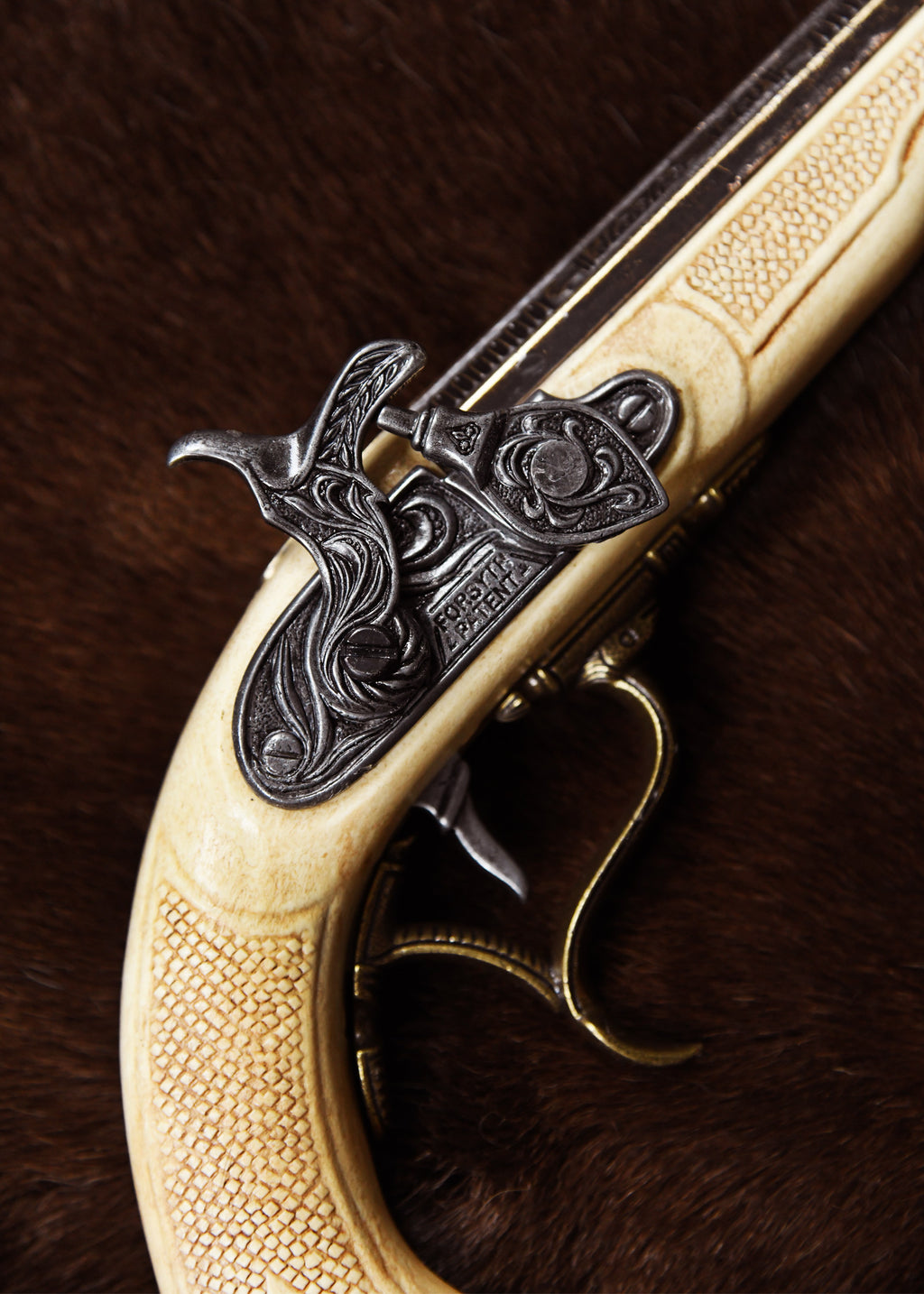 Pistolet pirate à trois canons laiton, 18e siècle Pirates Wares