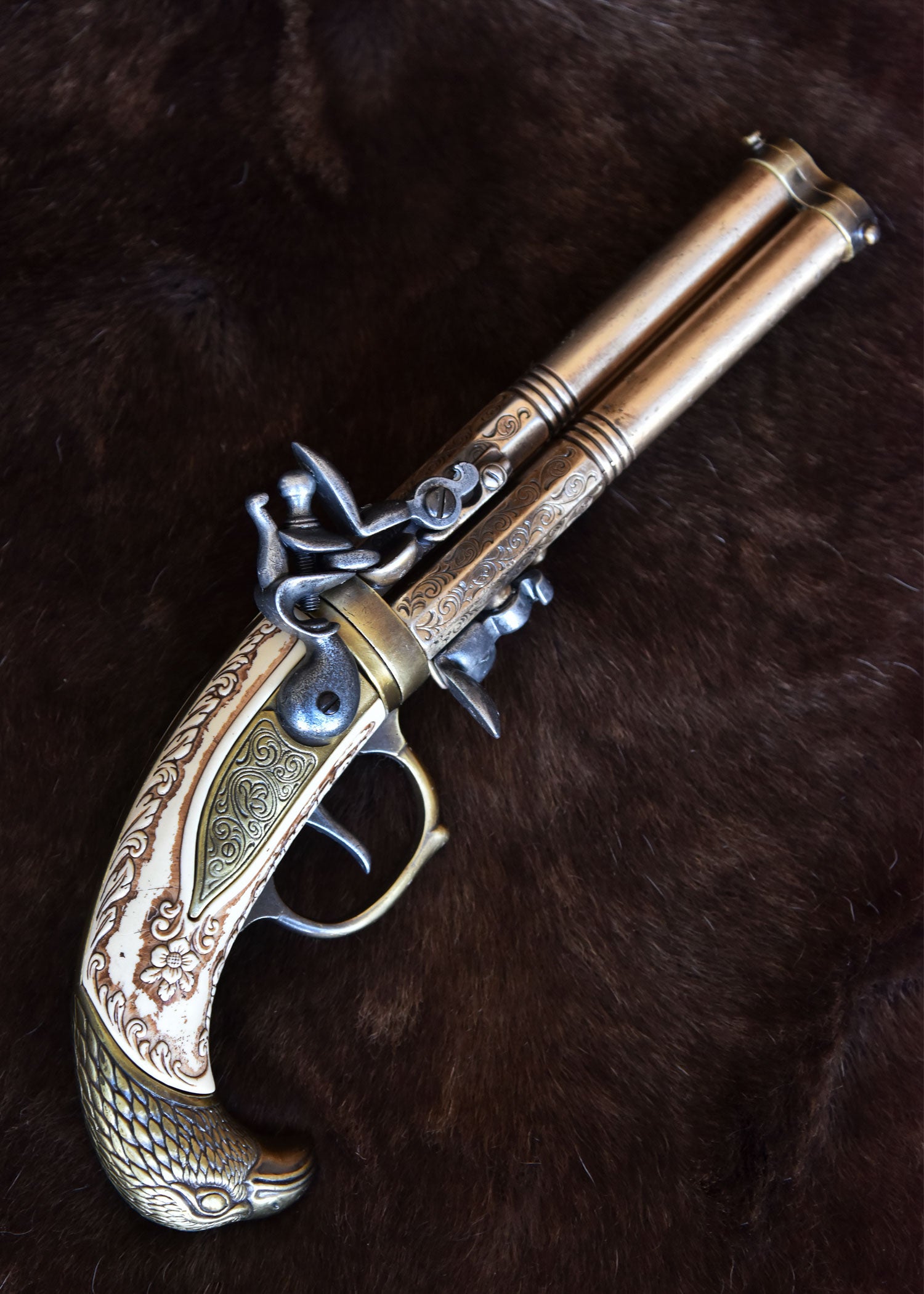 Pistolet pirate à trois canons laiton, 18e siècle Pirates Wares