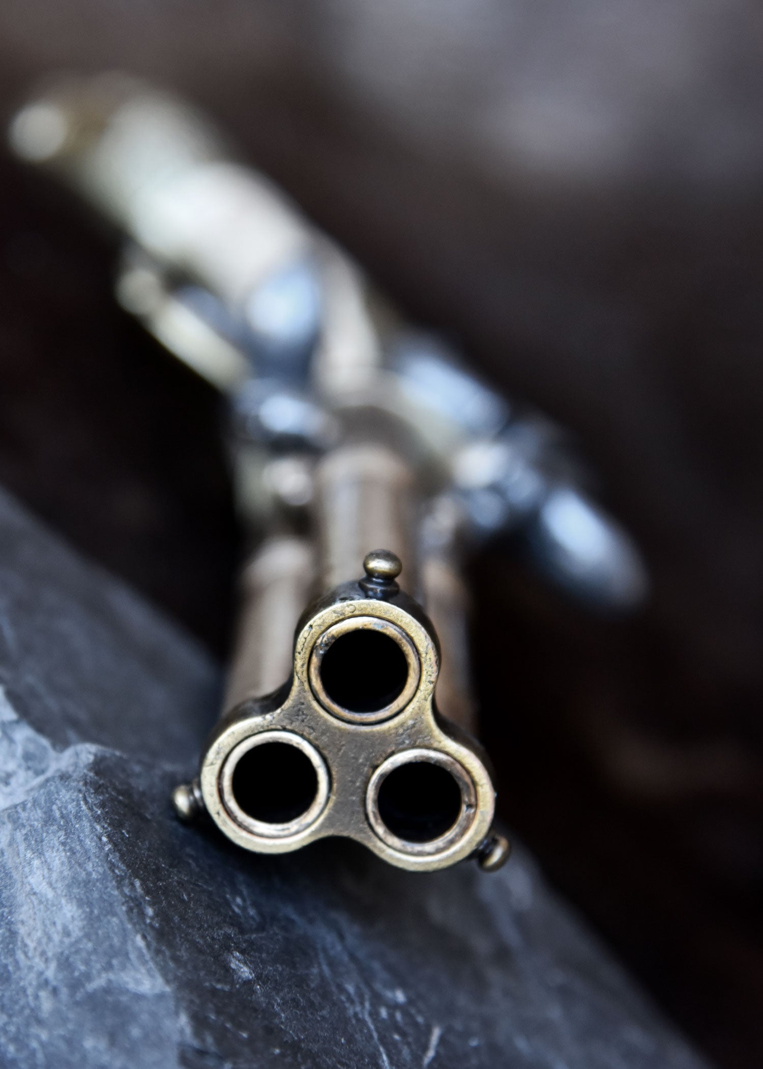 Pistolet pirate à trois canons laiton, 18e siècle Pirates Wares